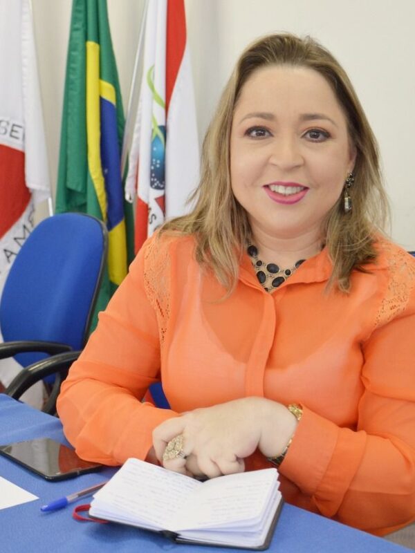 Ana Lúcia de Oliveira